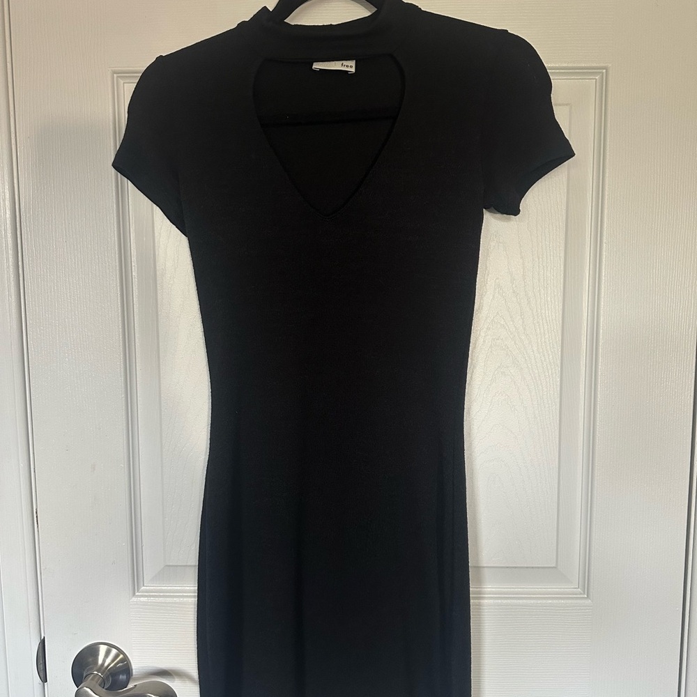 ⚡️2/$25⚡️Wilfred Aritzia Lightweight Black Robillard Mini Dress Choker V neck XS - Picture 4 of 8